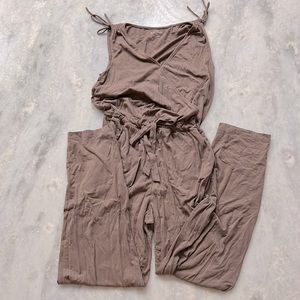 One Piece Soft Jumpsuit with Ties and Side Pockets, size xs/s